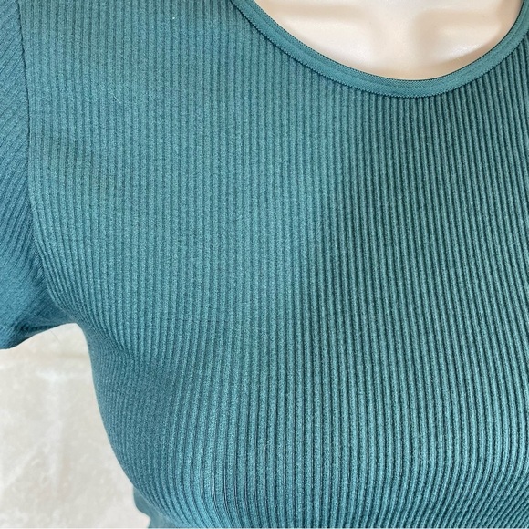Out from under Urban outfitters green ribbed cropped baby tee womens M/L - Picture 5 of 6